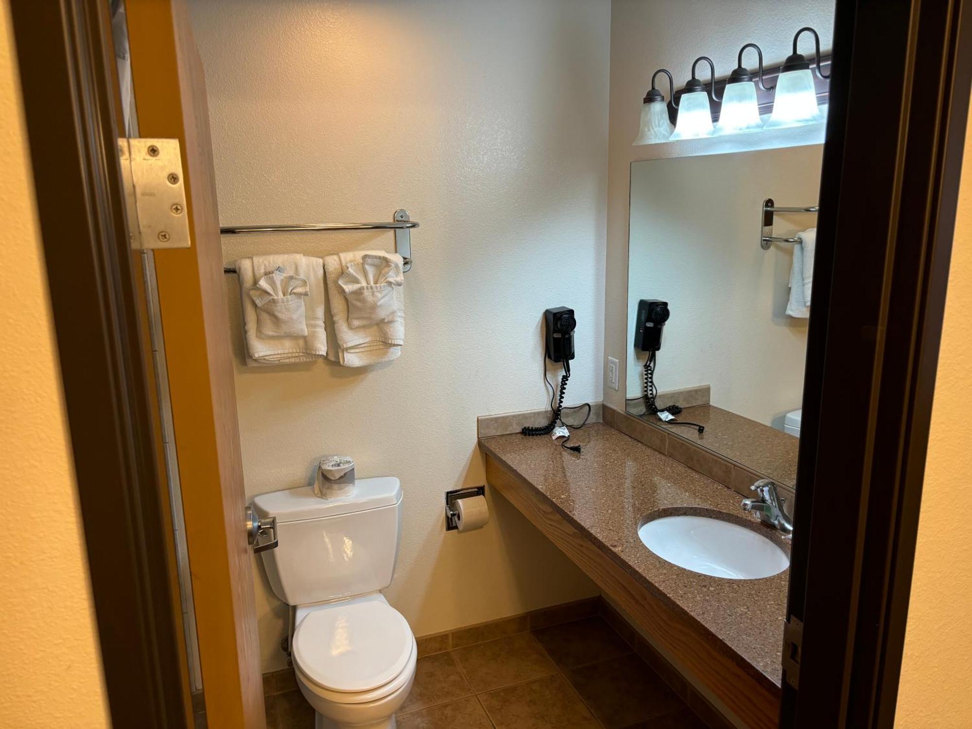 Super 8 By Wyndham Rexburg Hotel Eksteriør billede