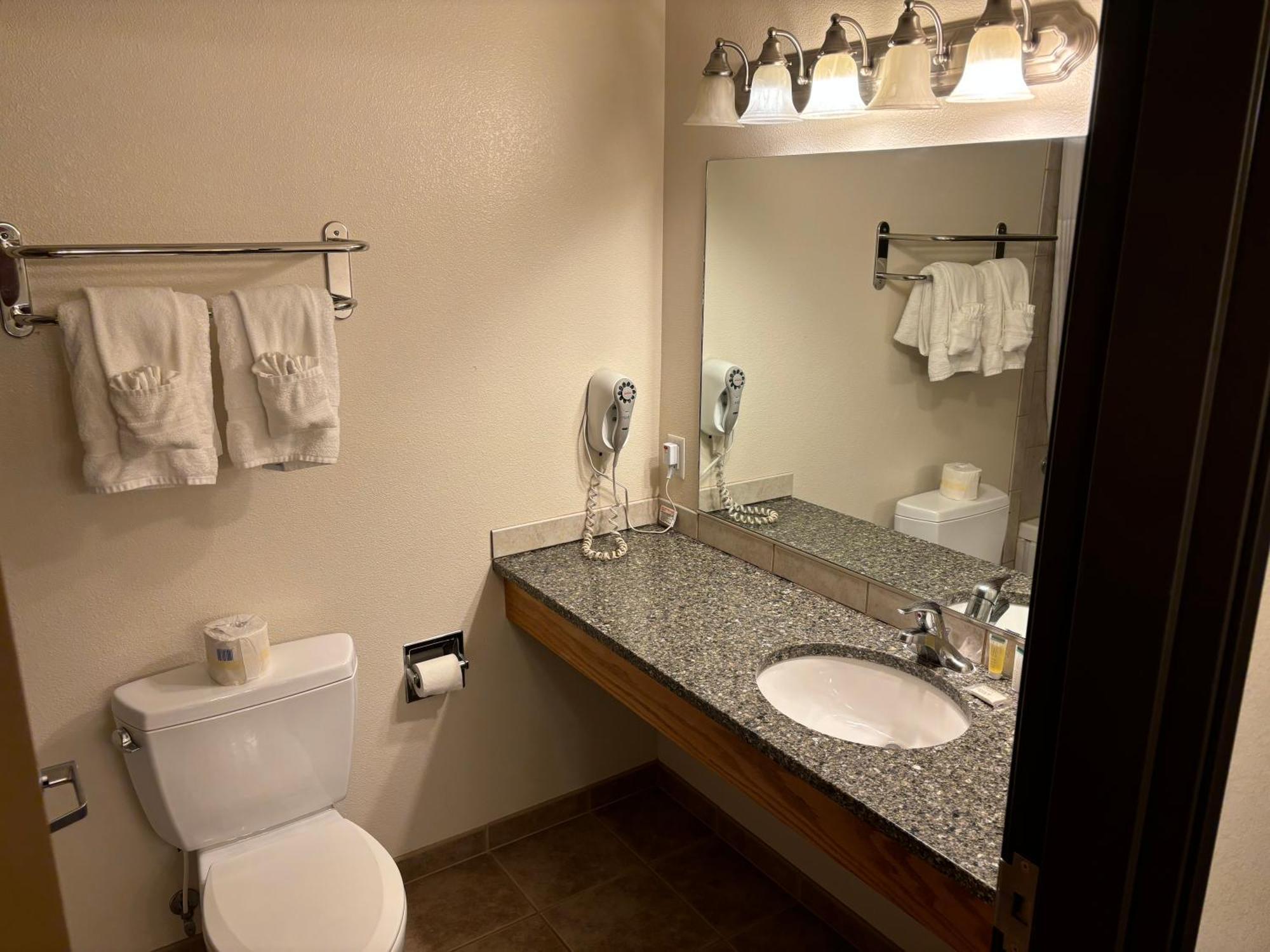 Super 8 By Wyndham Rexburg Hotel Eksteriør billede
